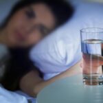 Bahaya Minum Air Putih Berlebihan Sebelum Tidur